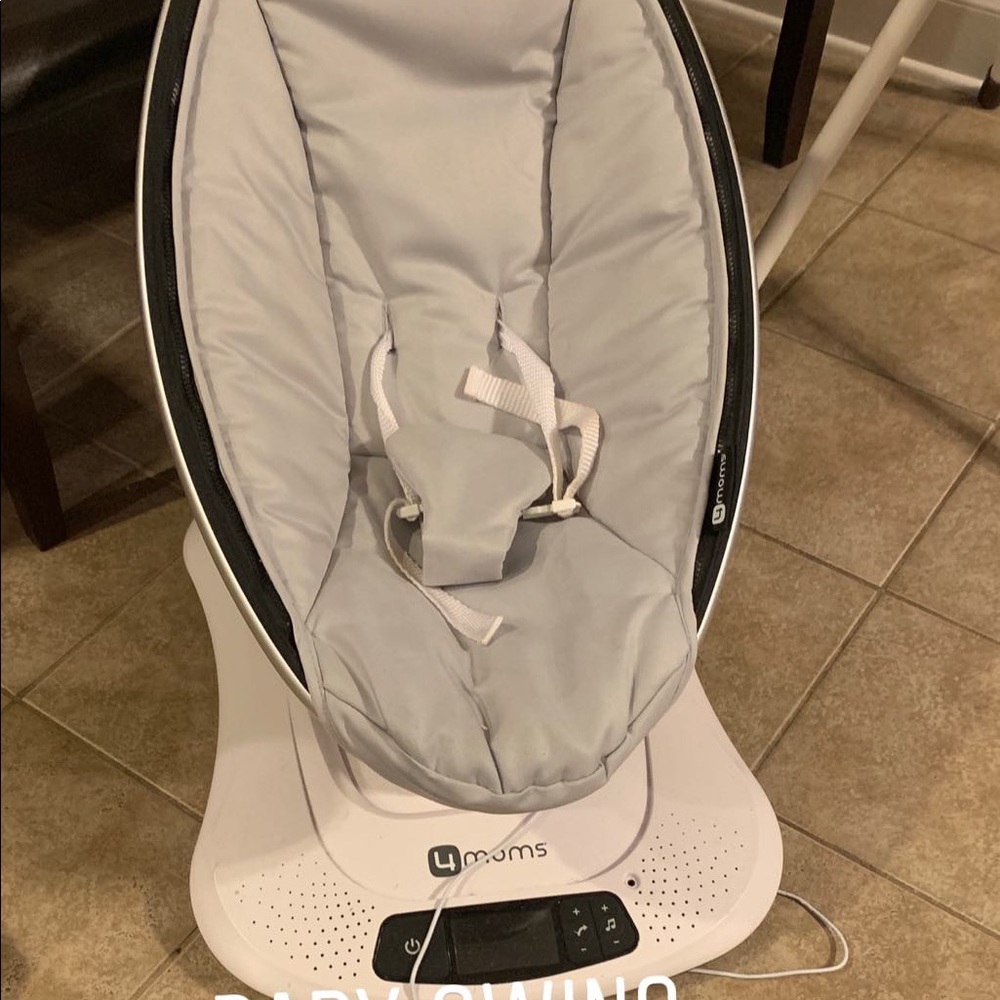 MamaRoo Baby Swing...barely used it
